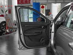 2022款 1.5T 自动飞跃款