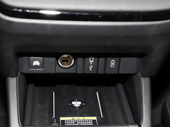 2022款 2.0L 混动豪华先享版 