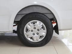 2022款 纯电动厢式运输车4498车长平顶背掀门2座70kW 41.86kWh