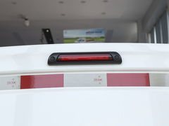 2022款 纯电动厢式运输车4498车长平顶背掀门2座70kW 41.86kWh