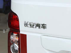 2022款 纯电动厢式运输车4498车长平顶背掀门2座70kW 41.86kWh