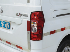 2022款 纯电动厢式运输车4498车长平顶背掀门2座70kW 41.86kWh