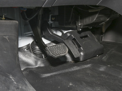 2022款 纯电动厢式运输车4498车长平顶背掀门2座70kW 41.86kWh