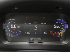 2022款 纯电动厢式运输车4498车长平顶背掀门2座70kW 41.86kWh