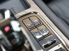 2022款 3.0T 黑武士限定版 5座