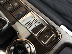 2022款 3.0T 黑武士限定版 5座