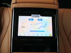 2022款 EV 创世版 715KM前驱尊荣型