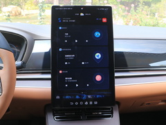 2022款 EV 创世版 715KM前驱尊荣型