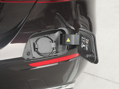 2022款 改款二 E 350 e L 插电式混合动力轿车
免税
