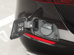 2022款 改款二 E 350 e L 插电式混合动力轿车
免税
