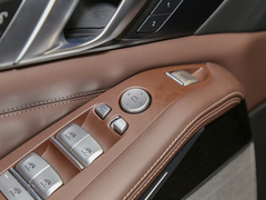 2022款 xDrive 30Li 尊享型M运动套装