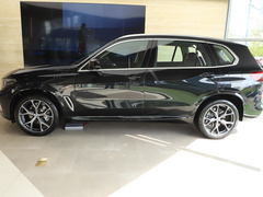 2022款 xDrive 30Li 尊享型M运动套装