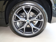 2022款 xDrive 30Li 尊享型M运动套装
