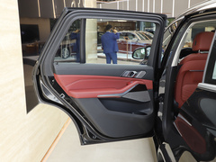 2022款 xDrive 30Li 尊享型M运动套装