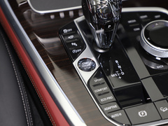 2022款 xDrive 30Li 尊享型M运动套装