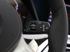 2022款 xDrive 30Li 尊享型M运动套装