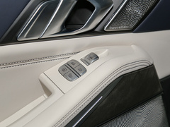 2022款 xDrive40i 行政型M运动套装