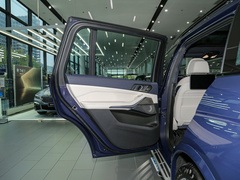 2022款 xDrive40i 行政型M运动套装