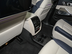 2022款 xDrive40i 行政型M运动套装
