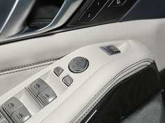 2022款 xDrive40i 行政型M运动套装