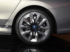 2023款 xDrive60L 豪华套装