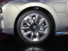 2023款 xDrive60L 豪华套装