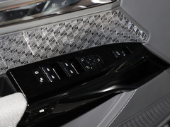 2023款 xDrive60L 豪华套装