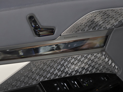 2023款 xDrive60L 豪华套装