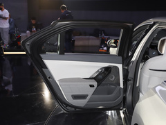 2023款 xDrive60L 豪华套装