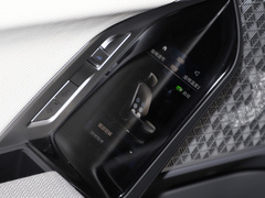 2023款 xDrive60L 豪华套装