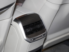 2023款 xDrive60L 豪华套装
