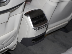 2023款 xDrive60L 豪华套装