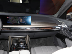 2023款 xDrive60L 豪华套装