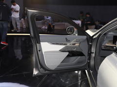 2023款 xDrive60L 豪华套装