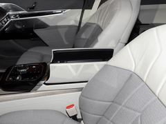 2023款 xDrive60L 豪华套装