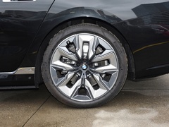 2023款 xDrive60L 豪华套装