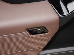 2023款 xDrive60L 豪华套装