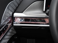 2023款 xDrive60L 豪华套装