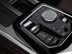 2023款 xDrive60L 豪华套装