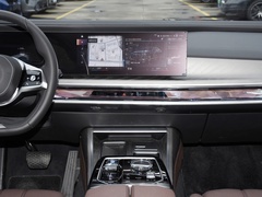 2023款 xDrive60L 豪华套装