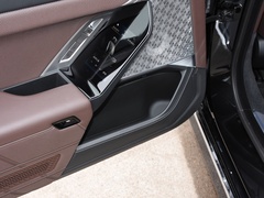 2023款 xDrive60L 豪华套装