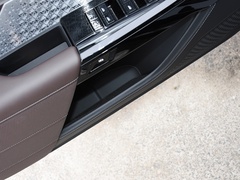 2023款 xDrive60L 豪华套装