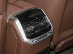 2023款 xDrive60L 豪华套装