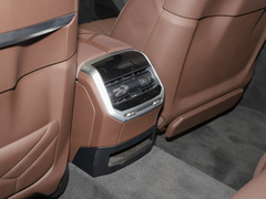 2023款 xDrive60L 豪华套装