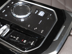 2023款 xDrive60L 豪华套装
