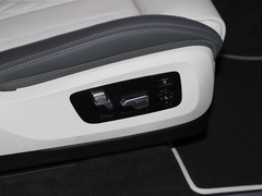 2023款 xDrive40i 领先型豪华套装