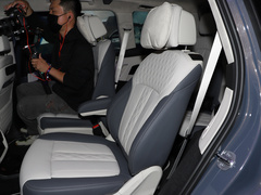 2023款 xDrive40i 领先型豪华套装