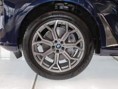 2023款 xDrive40i 领先型豪华套装
