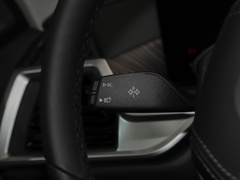 2023款 xDrive40i 领先型豪华套装