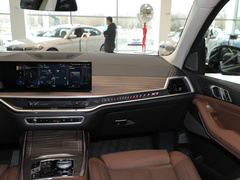 2023款 xDrive40i 领先型豪华套装